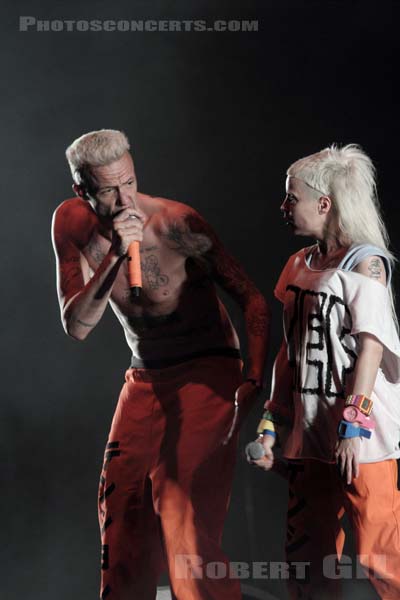 DIE ANTWOORD - 2012-06-30 - BELFORT - Presqu'ile du Malsaucy - Watkin Tudor Jones Jr. [Ninja] - Anri du Toit [Yolandi Visser]